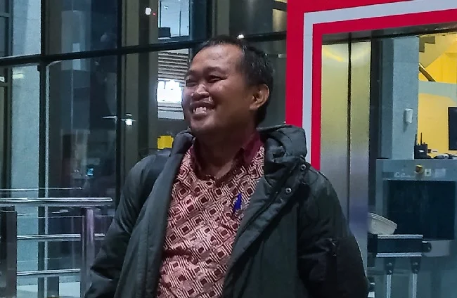 MAKI Ajukan Praperadilan, Desak KPK Periksa Gubernur Sumut Bobby Nasution Koordinator MAKI, Boyamin Saiman