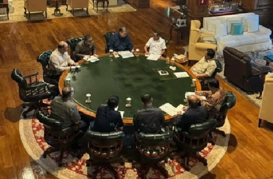 Prabowo Gelar Ratas di Hambalang Bahas Tekstil hingga Semikonduktor Rapat kabinet di kediaman Presiden RI, Prabowo Subianto di Hambalang, Bogor.