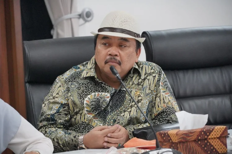 DPR Sebut Panic Buying BBM Cerminkan Defisit Infrastruktur Penyimpanan dan Lemahnya Komunikasi Publik Anggota Komisi XII DPR RI Fraksi PKS, Ateng Sutisna