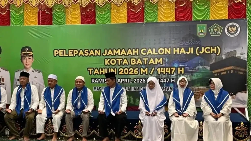 Ratusan jemaah calon haji (JCH) asal Kota Batam secara resmi dilepas untuk memenuhi panggilan ke Tanah Suci.