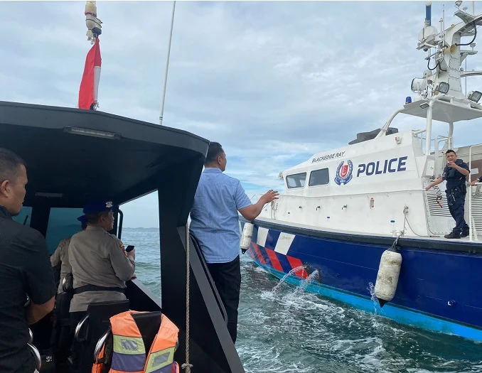 Kapal Kargo Batam Indah 9 Tenggelam di Selat Singapura, Delapan Awak Selamat Kapal kargo Batam Indah 9 yang membawa muatan elektronik tenggelam di perairan Selat Singapura pada Selasa (23/6/2026) pagi.