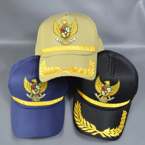 MK Batalkan Larangan Penggunaan Lambang Garuda pada Kaos dan Topi Topi lambang garuda