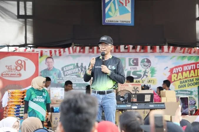 Amsakar Ajak KAHMI dan Warga Perkuat Kolaborasi Bangun Batam Wali Kota Batam sekaligus Kepala Badan Pengusahaan (BP) Batam, Amsakar Achmad, mengajak Korps Alumni Himpunan Mahasiswa Islam (KAHMI) Kota Batam dan masyarakat memperkuat kolaborasi untuk menghadapi berbagai persoalan kota.