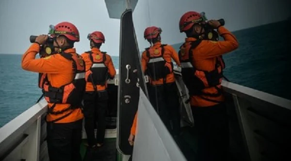 Hari Ketujuh, Tim SAR Sisir 7 Sektor Cari 8 Orang Hilang di Selat Sunda